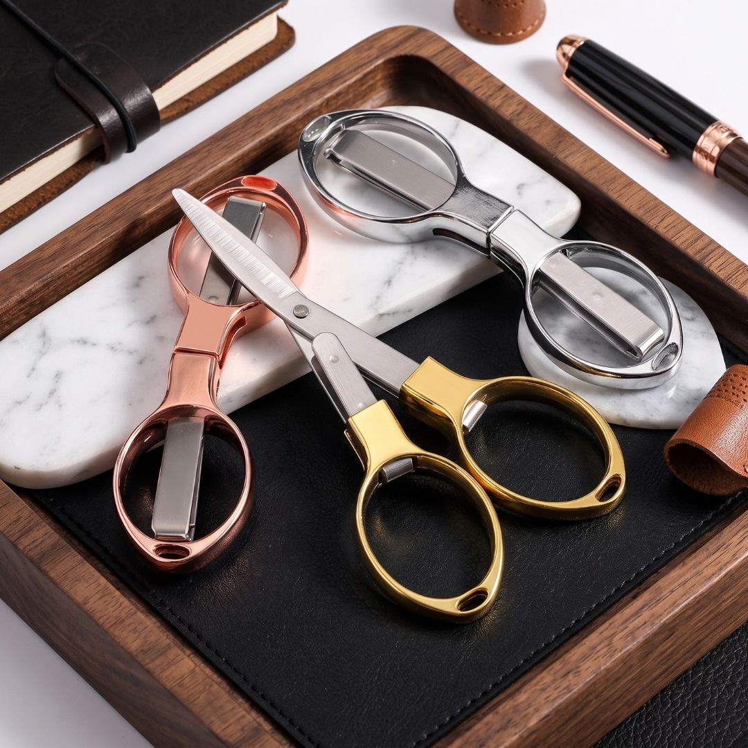 PocketSnip - Compact Folding Scissors