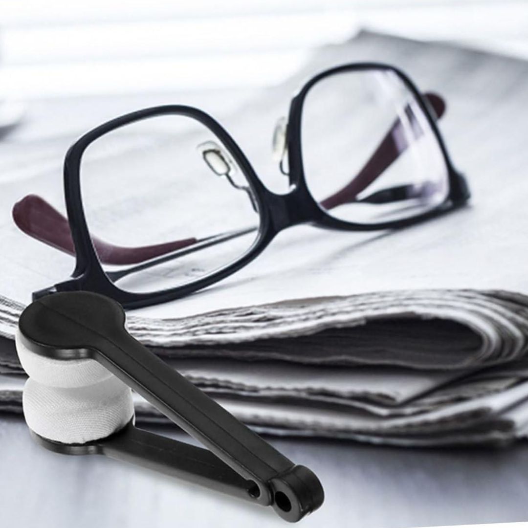 ClearClip - Dual-Sided Lens Cleaner