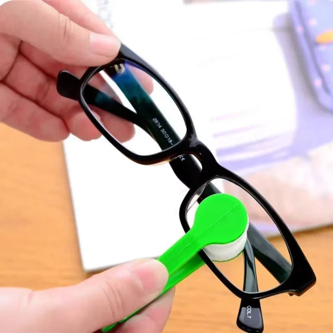 ClearClip - Dual-Sided Lens Cleaner